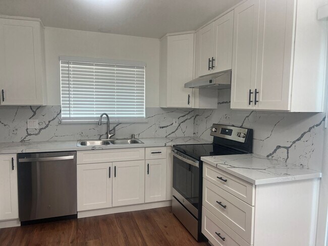 Foto del edificio - 0064 - Boynton Ave 1116/1118