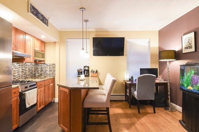 Building Photo - 47 Tileston St