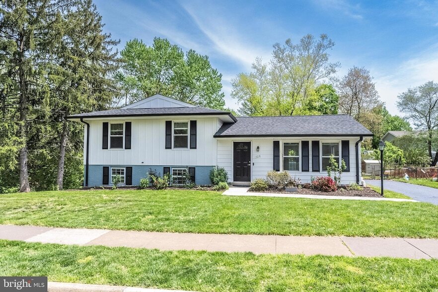 Foto principal - 724 N Argonne Ave