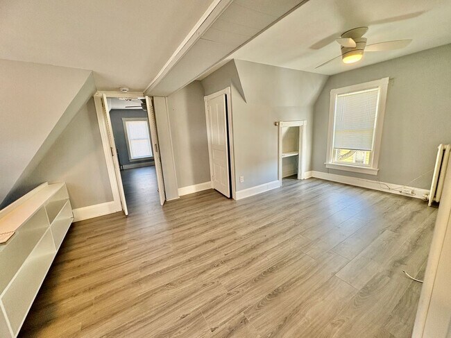 Foto del edificio - 735 Morgan Ave