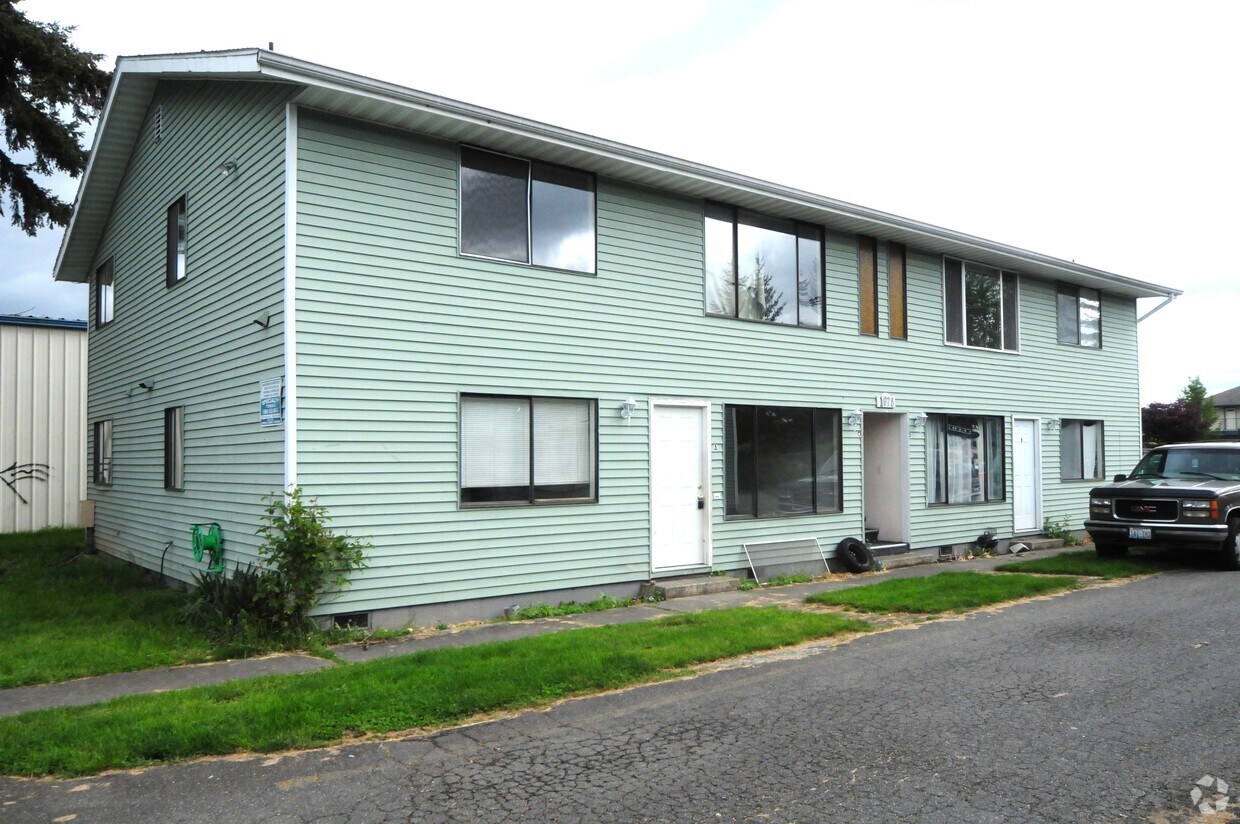 Primary Photo - 1028 Cedar Ave