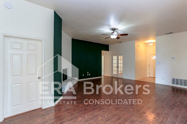 Foto del edificio - 2802 Southwood Dr