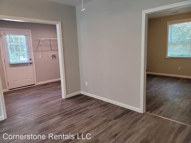 Building Photo - 3 br, 2 bath House - 15 East Reynolds Street