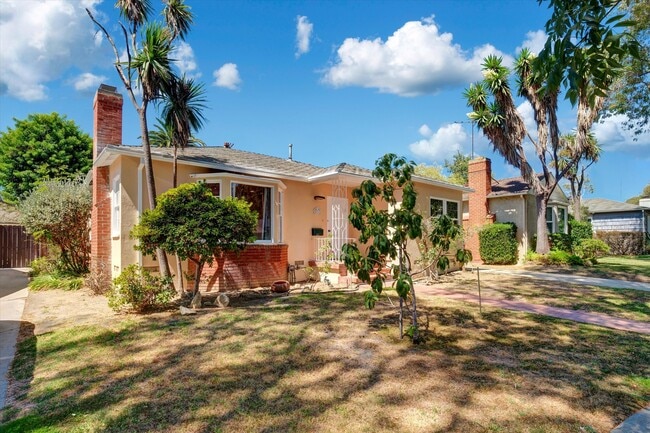 Building Photo - 2511 Castle Heights Ave