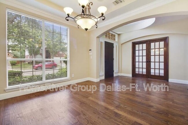 Building Photo - 2527 Windgate Dr