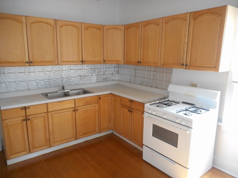 Primary Photo - 1247 W North Shore Ave