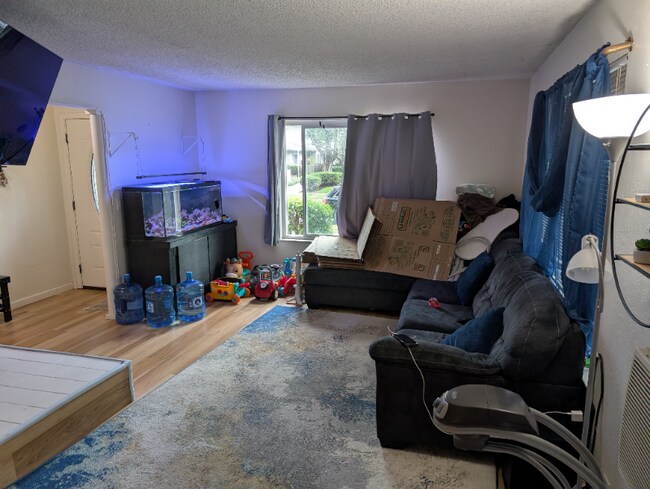 Building Photo - 5883 El Zuparko Dr