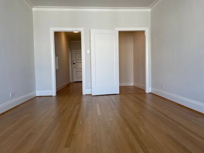 Foto del edificio - 2165 Larkin St