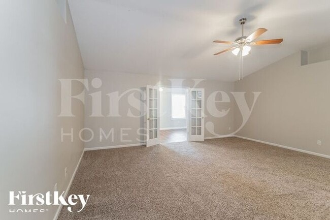 Building Photo - 934 Hyannis Port Dr