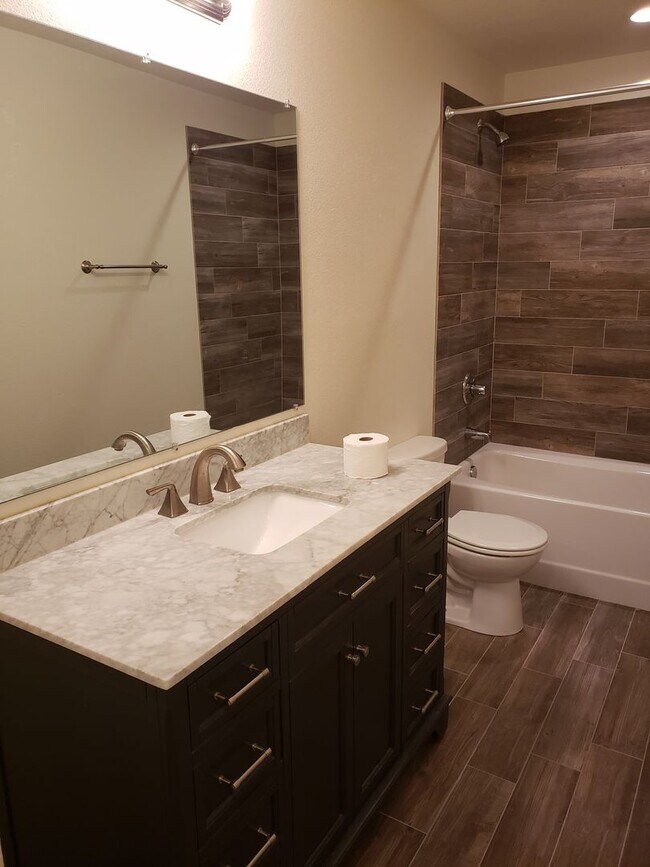 Foto del edificio - Spacious NISD home