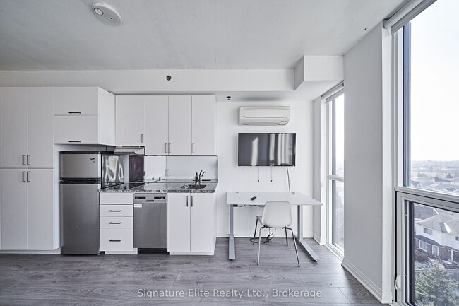 Building Photo - 1900 Simcoe St N