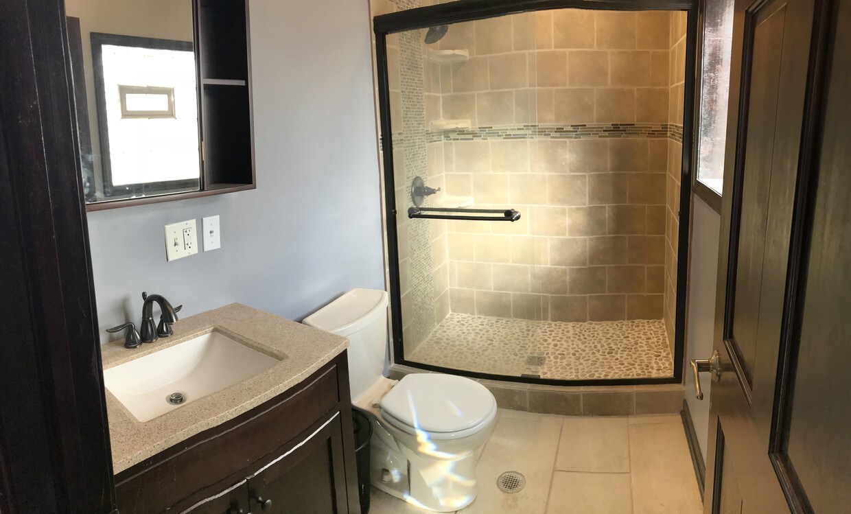Foto principal - 2635 N Kedzie Ave
