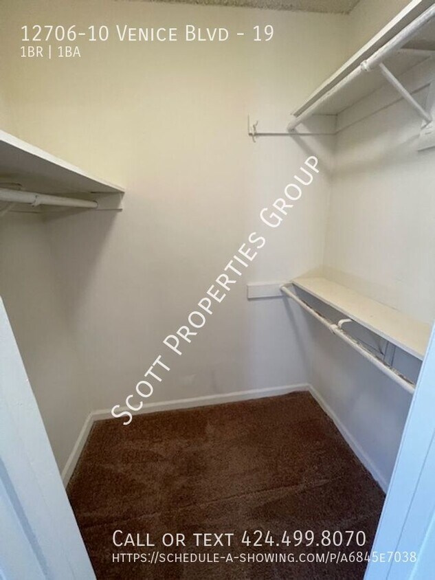 Primary Photo - **MOVE-IN SPECIAL: 1 MONTH - OAC** Modern ...