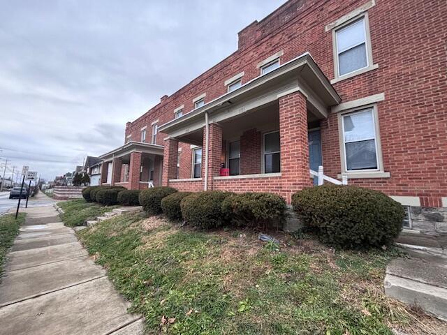 Foto principal - 896 E Whittier St