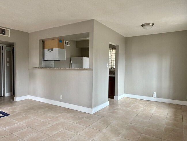 Foto del edificio - Cozy 2-Bed Upstairs Rental – Well-Maintained & Move-In Ready!