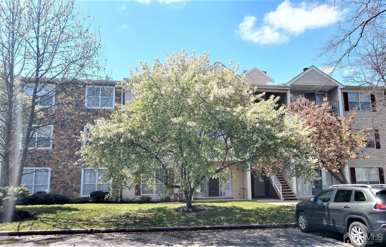 68 Aspen Ct, Hamilton Township, NJ 08619 Condo for Rent in Hamilton