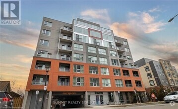 Building Photo - 321 Spruce St