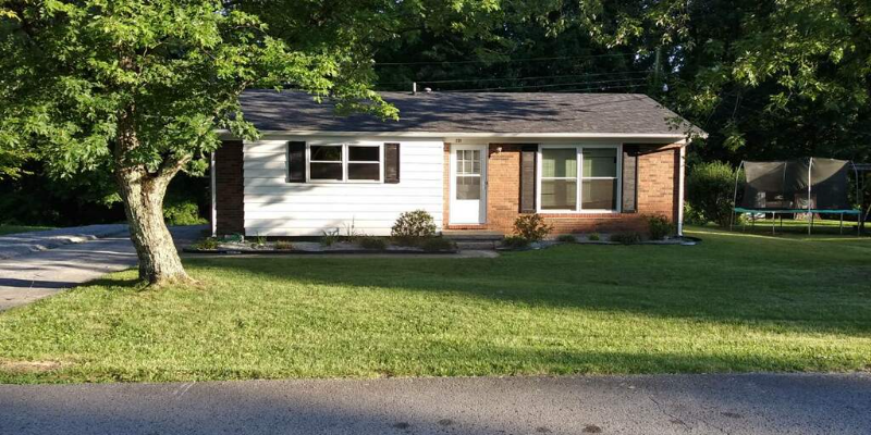 Primary Photo - 221 Candace St