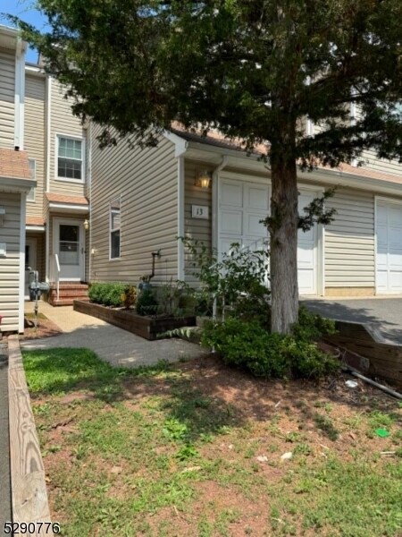 Building Photo - 13 De Palma Ct