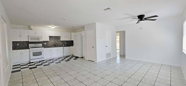 Building Photo - 68780 Arrowhead Rd