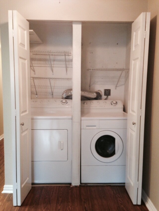 Foto del edificio - 953 Springcrest Ct