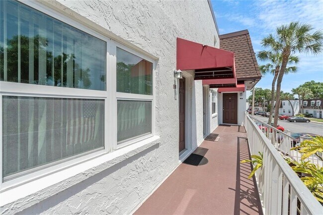 Building Photo - 9013 Tudor Dr