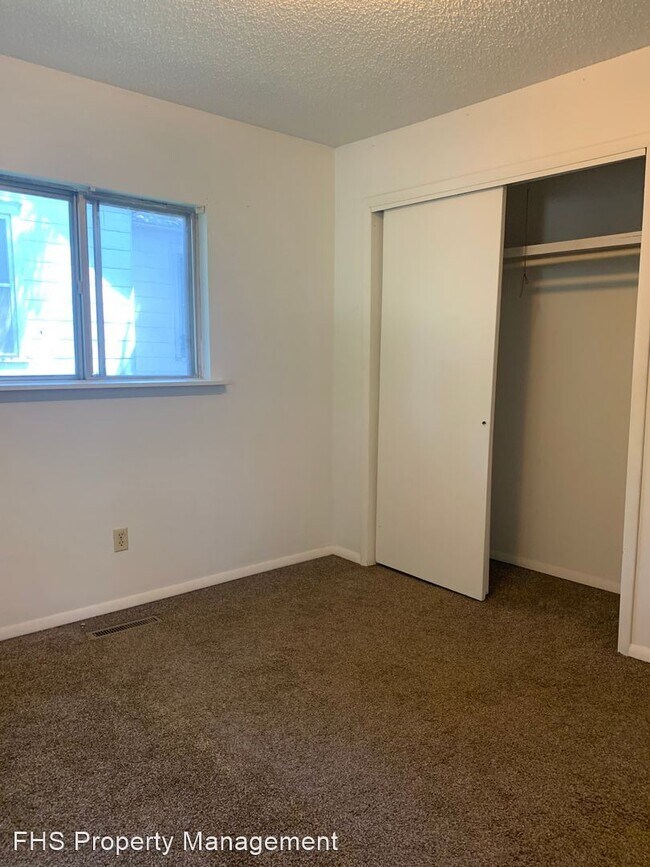 Building Photo - 1 br, 1 bath House - 727 N Rogers Unit B