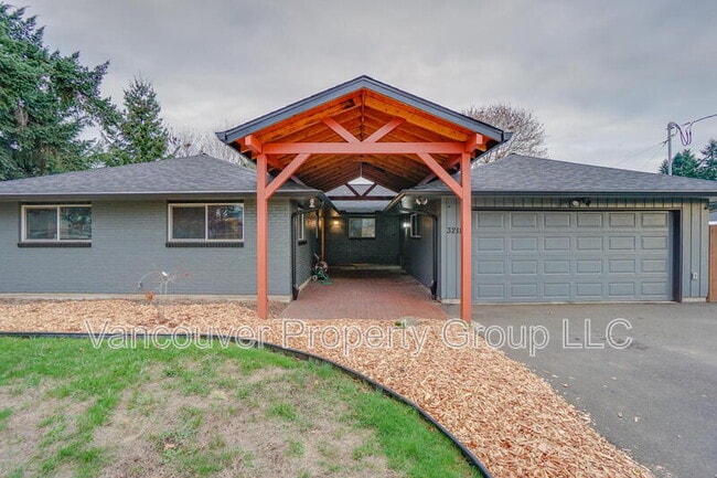 Foto del edificio - 3211 NE 62nd Ave