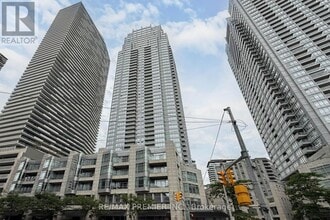 Building Photo - 2191-2191 Yonge St