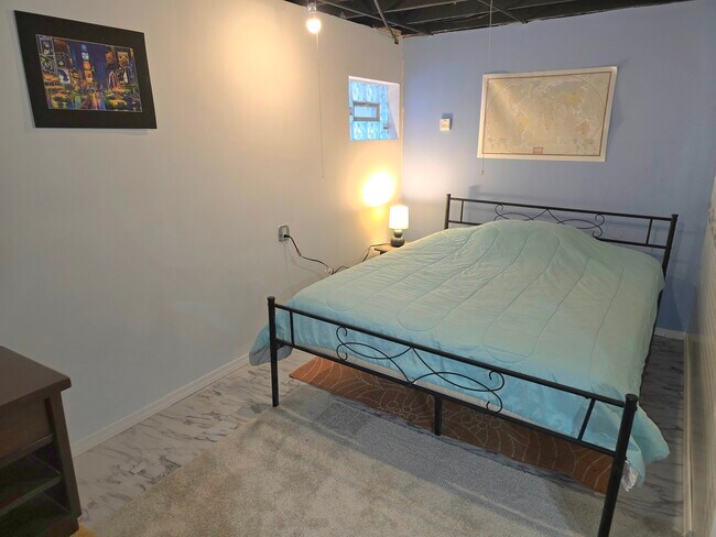 Foto del edificio - 3921 E Layton Ave