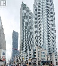 Building Photo - 2221-2221 Yonge St