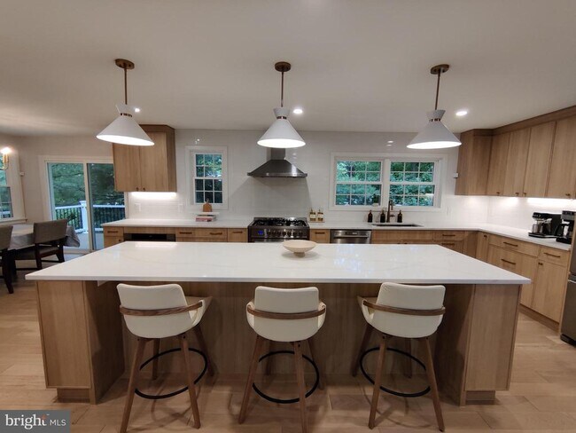 Foto del edificio - 9051 Laurel Hill Ct