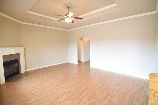 Building Photo - 1231 Neuberry Cliffe