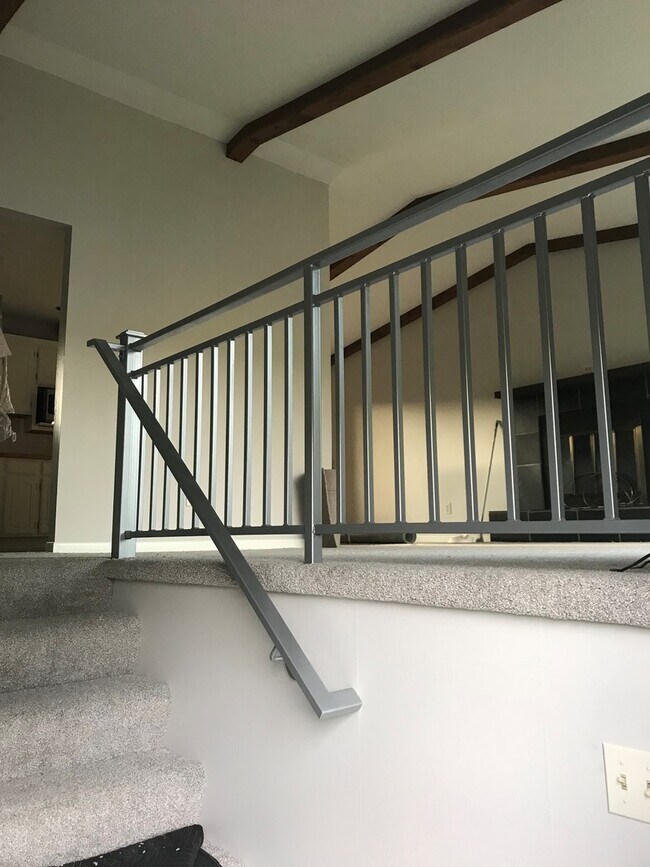 Foto del edificio - 3 BEDROOM | 3 BATHROOM | GARAGE | SPACIOUS HOME IN CHAPEL VALLEY