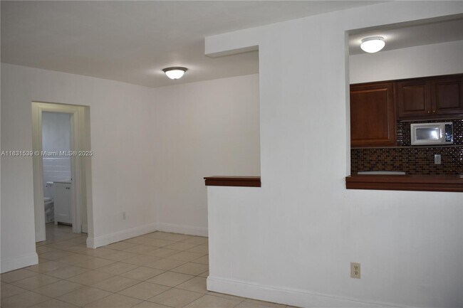 Foto del edificio - 16851 NE 21st Ave
