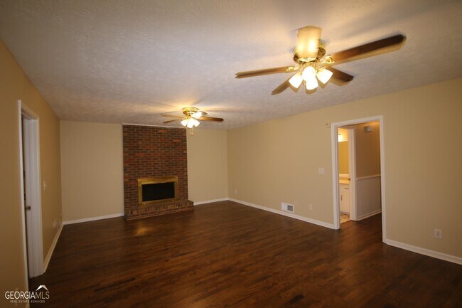 Building Photo - 2667 Tribble Mill Rd