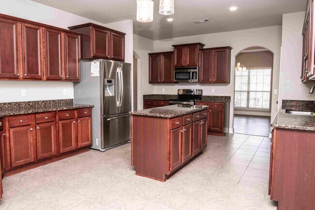 Building Photo - 675 Red Fern Rd