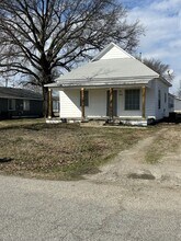 Building Photo - 1007 E Madison St