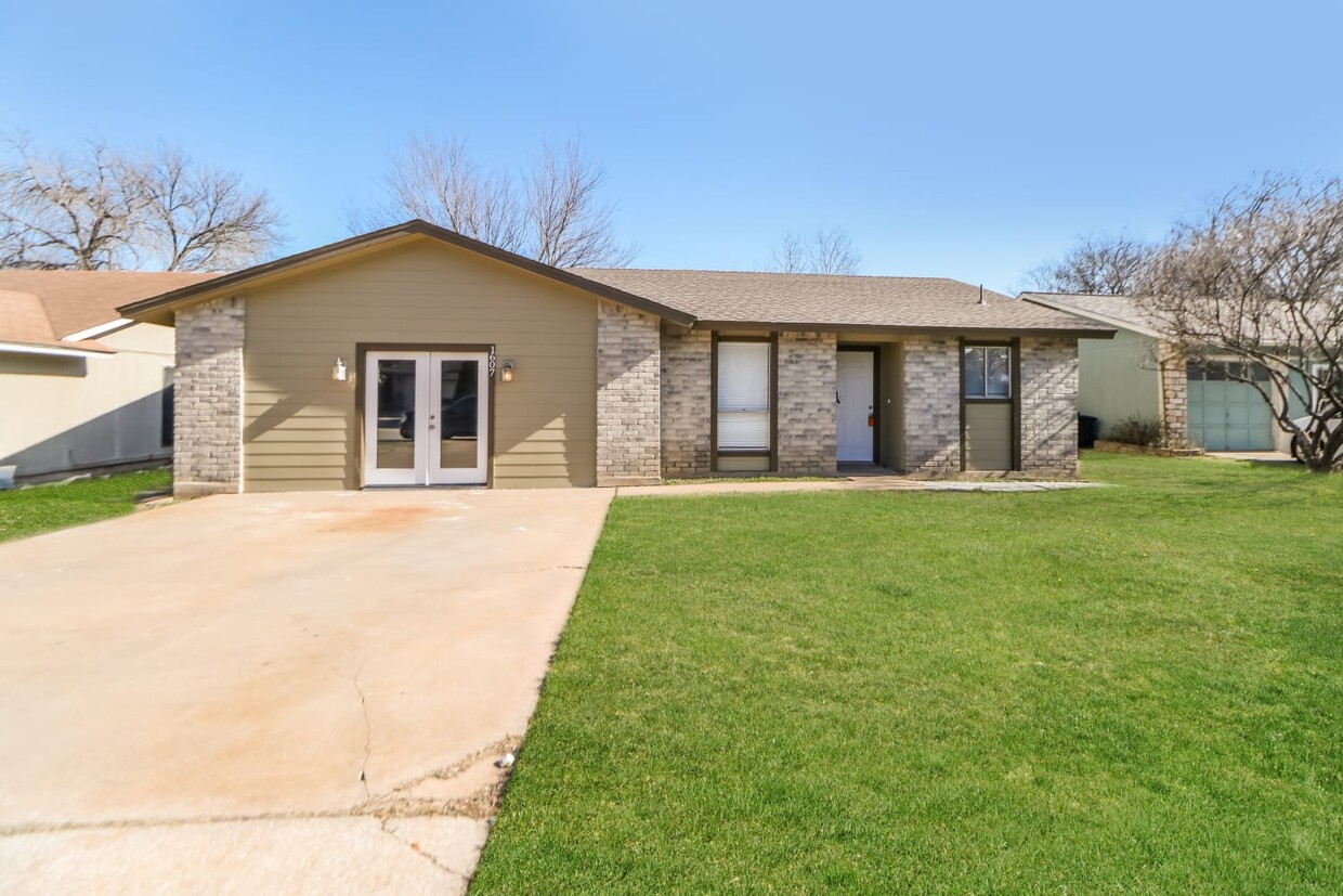 1607 Remuda Circle - House Rental in Round Rock, TX | Apartments.com