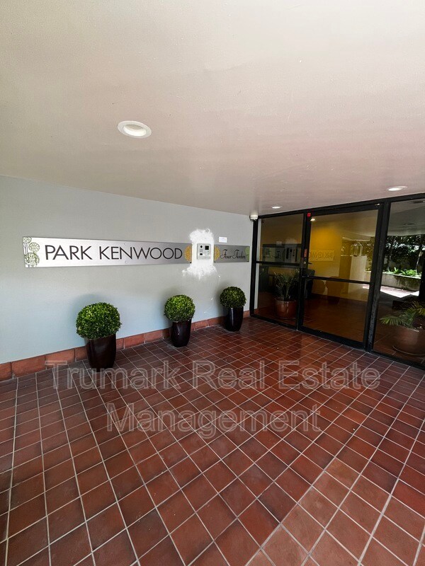 Foto del edificio - 412 N Kenwood St