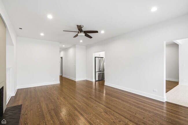 Foto del edificio - 6914 N Sheridan Rd