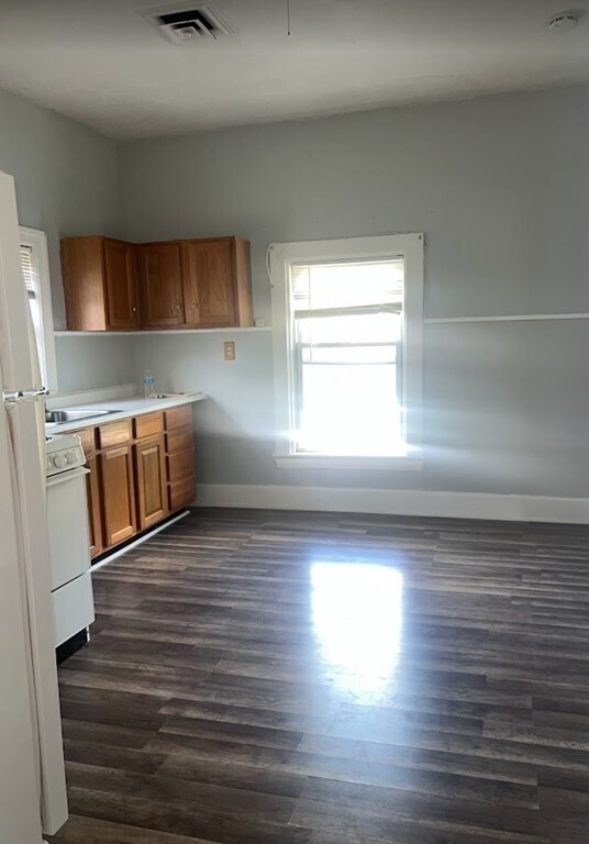 96 Plymouth St, Holbrook, MA 02343 Townhome Rentals in Holbrook MA