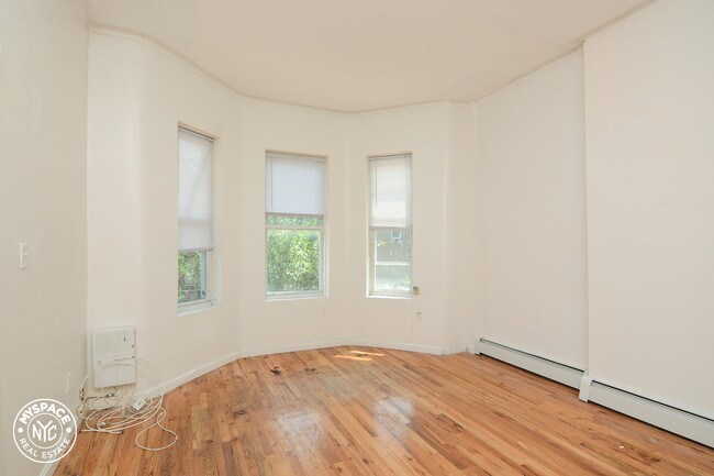 Building Photo - 488 Jerome St