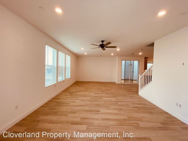 Building Photo - 4 br, 2.5 bath House - 2681 E. Teaberry Dr.
