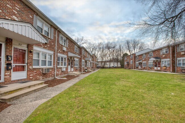 Foto del edificio - Beautiful two-bedroom townhouse condo with open floor plan