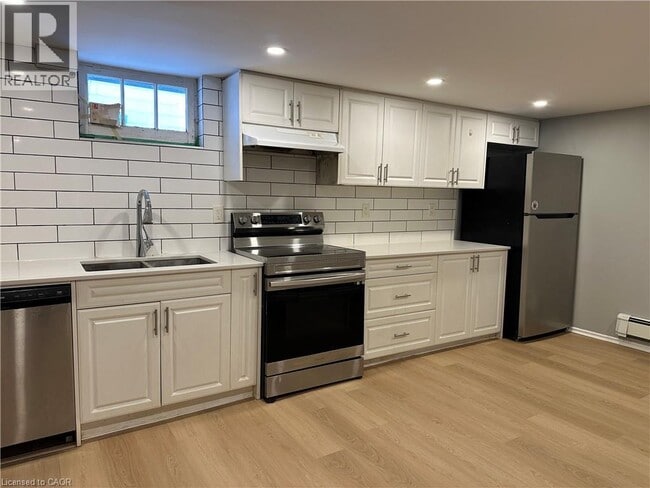 Building Photo - 80 Glen Rd