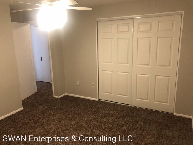 Building Photo - 4 br, 2 bath House - 773 S. Beech Street