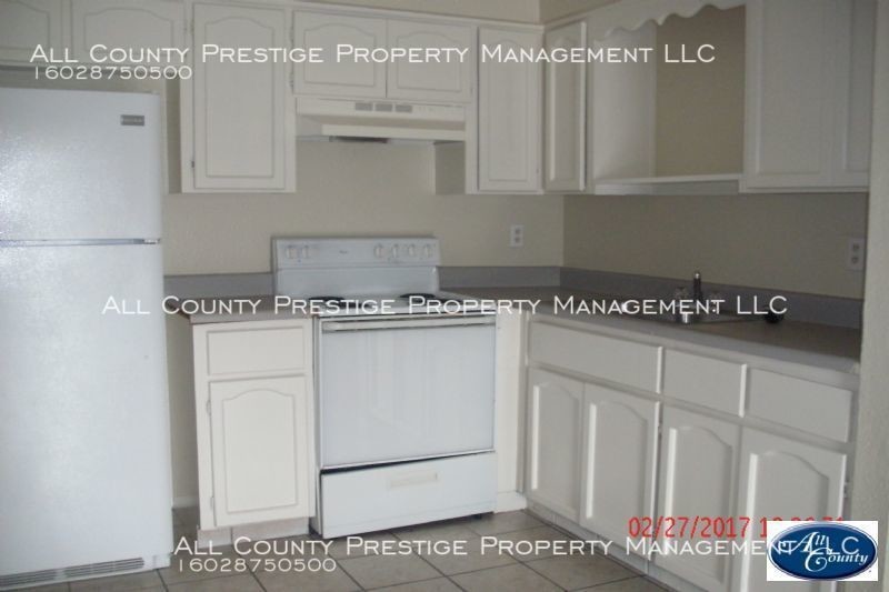 Primary Photo - 2615 E Greenway Rd
