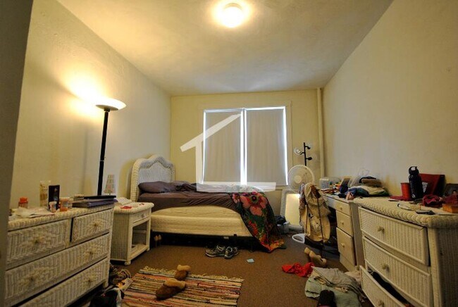 Foto del edificio - Two bedroom for September 1st - Brighton