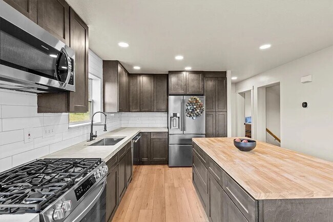 Foto del edificio - 57680 Saturn Ct